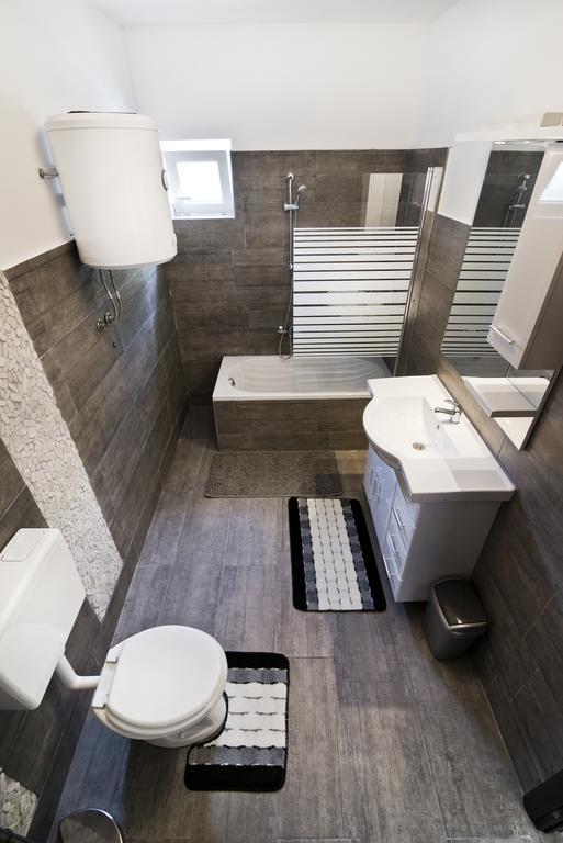 Rooms & Apartments Marinero Betina  Exterior photo