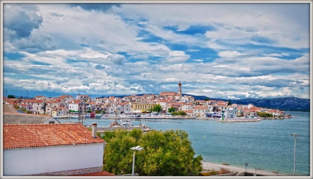 Rooms & Apartments Marinero Betina  Exterior photo
